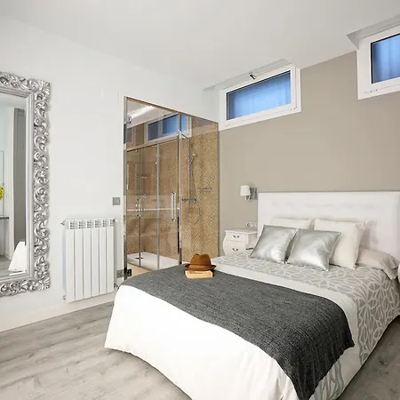 Lagun Concha Beach San Sebastian